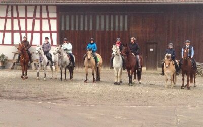 Stallweihnachten 2015 – Fröhlicher Ausritt zum Asperhof